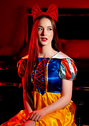 Bianca Beauchamp And Hazel Moore With Tight Natural Curves In Snow White XXX: A Porn Parody
